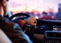 Tips berkendara di musim hujan