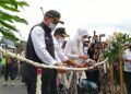 Wali Kota Malang Sutiaji bersama seluruh pejabat Forkopimda Kota Malang meresmikan operasional Jembatan Kedungkandang, Rabu (30/12/2020) (Foto: Azmy/Tugu Malang/Tugu Jatim)