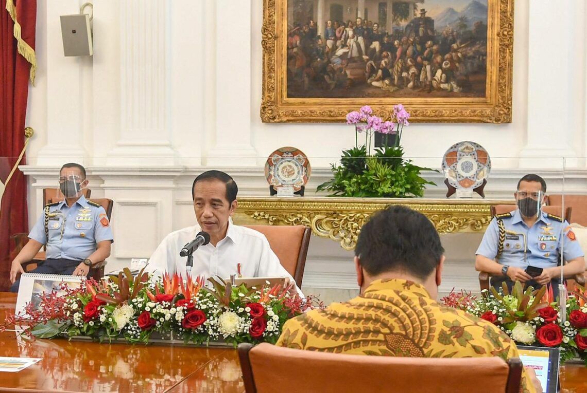 Jokowi Minta Bansos Disalurkan Awal Januari untuk Dongkrak Daya Beli Masyarakat 1 Jokowi saat ratas terkait pemberian bansos tahun 2021. (Foto: Sekretariat Negara)