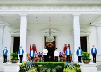 Jokowi dan Ma'ruf Amin beserta 6 menteri baru yang dikenalkan di Istana Negara, Selasa (22/12/2020) petang. (Foto: Biro Pers Sekretariat Presiden) daftar menteri baru jokowi