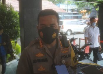 Kapolresta Malang Kota Kombes Pol Leonardus Simarmata. (Foto: Azmy/Tugu Malang/Tugu Jatim) saat mengomentari kotak amal milik jaringan teroris
