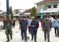 Wali Kota Malang Sutiaji bersama jajaran Forkopimda Kota Malang saat meninjau progres pengerjaan proyek Kayutangan Heritage, Kamis (17/12) (Foto: Azmy/Tugu Malang/Tugu Jatim)