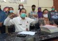 Korban lumpur Lapindo saat menggelar sesi konferensi pers didampingi staf Menko Polhukam di Mapolda Jatim. (Foto: Humas Polda Jatim)