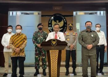 Menko Polhukam, Mahfud MD memberkan keterangan terkait pembubaran FPI. (Foto: YouTube/Kemenko Polhukam)