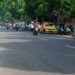 Suasana parkir di Kabupaten Tuban. Retribusi parkir berlangganan di Tuban melampaui target. (Foto: Moch Abdurrochim/Tugu Jatim)
