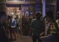 Polresta Malang Kota Bubarkan Kerumunan di Kafe dan Angkringan 2 Penertiban tim gabungan menyasar kerumunan di kafe dan angkringan, Rabu (30/12/2020). (Foto : Humas Polresta Malang Kota)