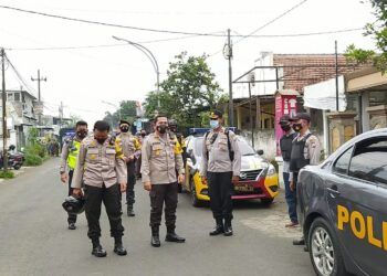 Operasi penyisiran tim gabungan pasca penetapan ormas FPI sebagai organisasi yang dilarang, Kamis (31/12/2020). (Foto: Azmy)