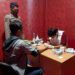Proses rapid test antigen dan antibodi gratis yang disediakan oleh Pemkab Bojonegoro. (Foto: Agus Set/Tugu Jatim)
