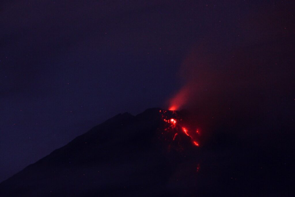 erupsi gunung semeru