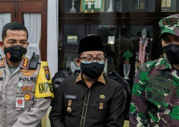Wali Kota Malang, Sutiaji (tengah). (Foto: Ulul Azmy/Tug Malang)