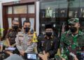 Wali Kota Malang, Sutiaji, bersama pejabat Forkopimda Kota Malang, usai rakor menyepakati penerapan jam malam menjelang Tahun Baru 2021, di Balai Kota Malang, pada Selasa (29/12/2020). (Foto: Ulul Azmy/Tugu Malang)