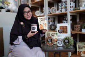 Rizki Chandra Amalia, Pengusaha Muda yang Berhasil Ubah Garasi Jadi Outlet Kue Terkenal