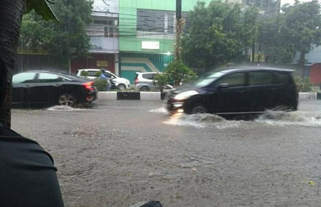 Ilustrasi Banjir. (Foto: Tangkapan Layar Video Netizen/Tugu Jatim)