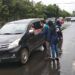 Turun ke Jalan, 25 Anggota Himapak's Unirow Tuban "Open Donation" bagi Korban Banjir di Kalsel 9 Saat Himapak'a Unirow melakukan galang dana di Jalan Letda Sucipto, Tuban, untuk korban banjir di Kalsel. (Foto:Rochim/Tugu Jatim)