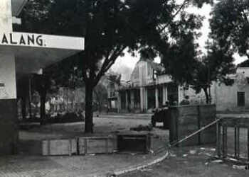 Suasana di sudut Kota Malang saat Agresi Militer II Belanda pada 1949 silam. (Foto: Dok/ Tawangsari Kampoeng Sedjarah/Tugu Jatim)