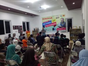 Motivasi Puluhan Anak Yatim di Abon Koki, Dr Aqua Dwipayana Beri Apresiasi kepada Penanya 