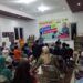 Dr Aqua Dwipayana sedang melaksanakan Sharing Komunikasi dan Motivasi kepada peserta anak yatim piatu di Abon Koki. (Foto: Dok/Tugu Jatim)