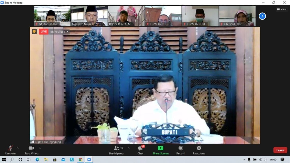 Ikut KKN Virtual dari Rumah, 4.053 Mahasiswa IAIN Tulungagung Siap Mengabdi 1 Bupati Tulungagung Martoyo melepas ribuan mahasiswa IAIN Tulungagung untuk melaksanakan KKN virtual dari rumah. (Foto: Dok/Tugu Jatim)