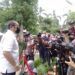 Wakil Ketua DPRD Jawa Timur Sahat Tua Simanjuntak saat wawancara setelah menjalani vaksinasi sinovac tahap kedua di Kantor Gubernur, Surabaya. (Foto: Rangga Aji/Tugu Jatim)
