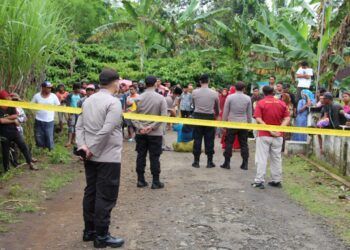 Gara-gara rebutan tanah bengkok, ayah dan anak atas nama Mujiono dan Irwan, warga Sumbermanjing Wetan, Kabupaten Malang, harus meninggal dunia karena duel dengan kepala dusun yang baru. (Foto:Rap/Tugu Jatim)