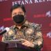 Menko Perekonomian Airlangga Hartarto memberikan keterangan pers usai Rapat Terbatas yang dipimpin oleh Presiden Joko Widodo, di Jakarta, Kamis (21/01/2021). (Foto: Humas Sekretariat Kabinet)