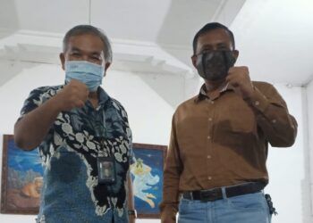 Pakar Komunikasi Dr Aqua Dwipayana bersama Danrem 073/Makutarama Salatiga Kolonel Inf Ari Yulianto.