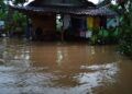 Banjir di wilayah Tuban yang merendam 2 desa. (Foto: Moch Abdurrochim/Tugu Jatim)