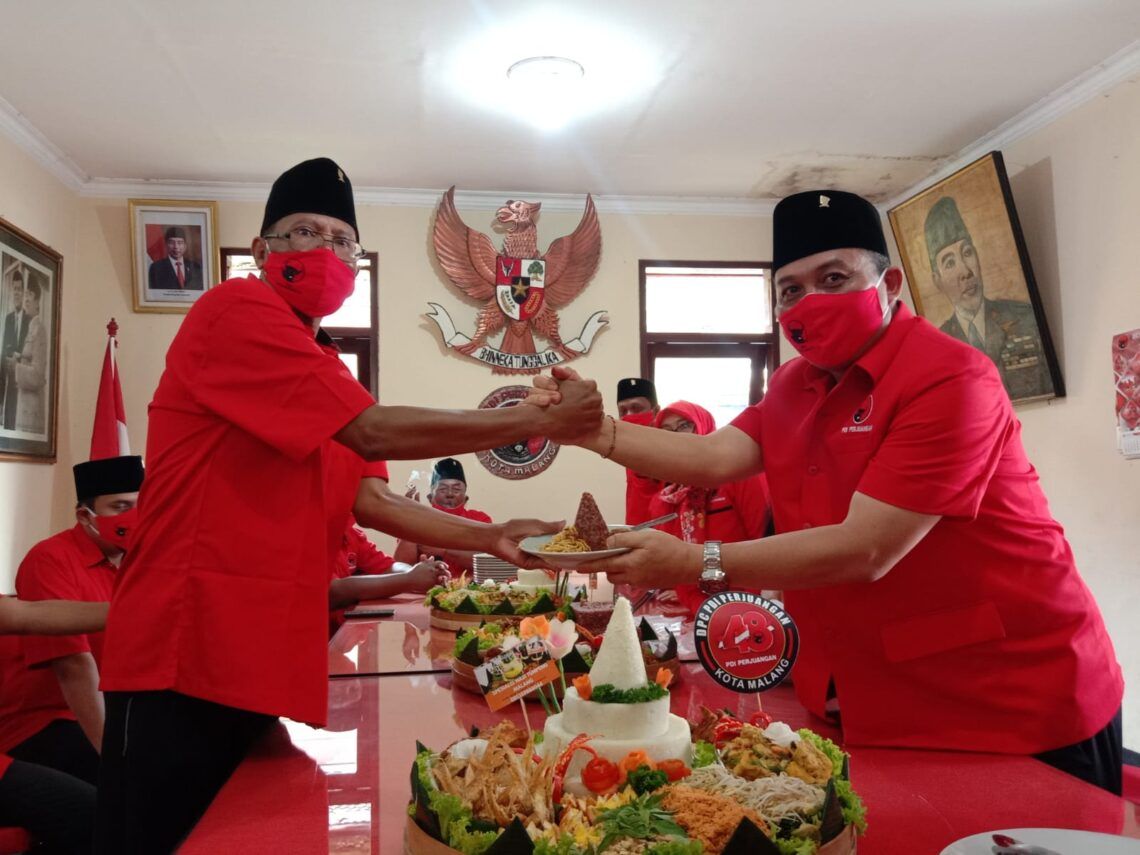 HUT Ke-48, DPC PDIP Kota Malang Gelar Upacara Terbatas 1 Foto: fen