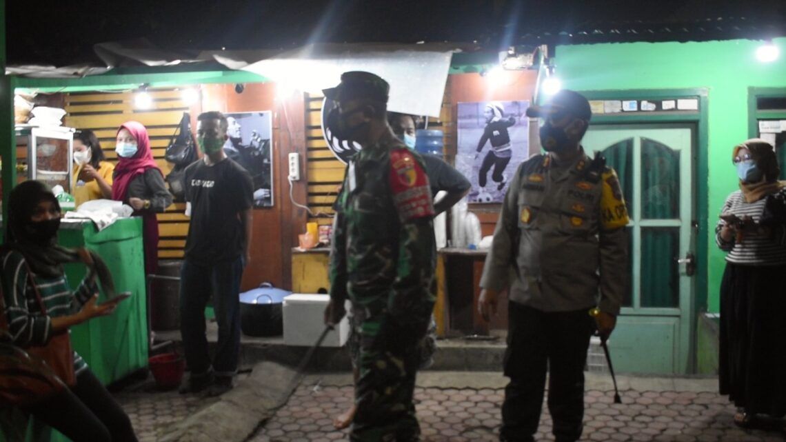 Dandim 0819/Pasuruan Letkol Arh H Burhan Fajari Arfian didampingi Kapolres Kota Pasuruan AKBP Arman. (Foto: Dokumen/Kodim 0819 Pasuruan)