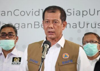 Ketua Satgas COVID-19 Doni Monardo mengumumkan bahwa dirinya positif virus corona. (Foto: Dokumen/Satgas Penanganan COVID-19) tugu jatim