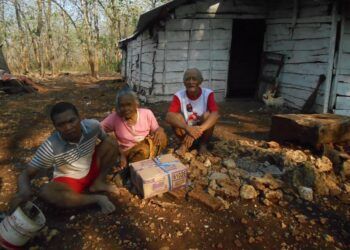 Rumah mbak Sarimin yang dulu terletak di tengah hutan dan tidak memiliki sumber air bersih. (Foto: Dokumen/Sumber Penceng)