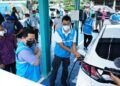 Menteri BUMN Erick Thohir saat melakukan uji coba mobil listrik dan pengecekan kesiapan stasiun pengisian kendaraan listrik (charging station) di Bali, Sabtu (02/01/2021). (Foto: Humas Kementerian BUMN)
