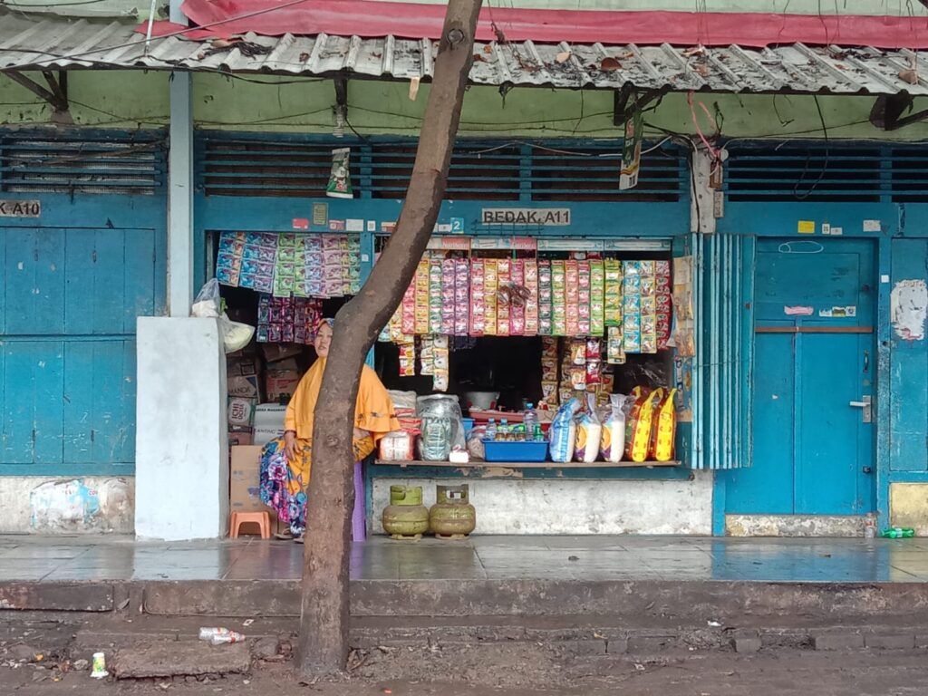 Salah satu warung di Kota Malang. Inflasi Kota Malang tahun 2020 sendiri hanya sebesar 1,42 persen. (Foto: Fen/Tugu Malang/Tugu Jatim)