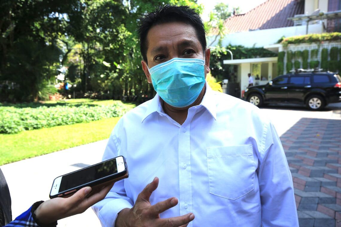 Investasi di Surabaya Capai Rp 64 Triliun Walau Diterpa Pandemi COVID-19 1 Kepala Dinas Penanaman Modal dan Pelayanan Terpadu Satu Pintu (DPM-PTSP), M Taswin sedang menemui wartawan di Balai Kota Surabaya pada Rabu (20/01/2021). (Foto: Humas Pemkot Surabaya)