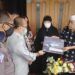 Jasa Raharja Berikan Santunan Rp 50 Juta pada Keluarga Fadly Satrianto 8 Jasa Raharja Jatim berikan santunan kepada keluarga koban jatuhnya Sriwijaya Air di Surabaya, Rabu (13/1/2021). (Foto: Rangga Aji/Tugu Jatim)