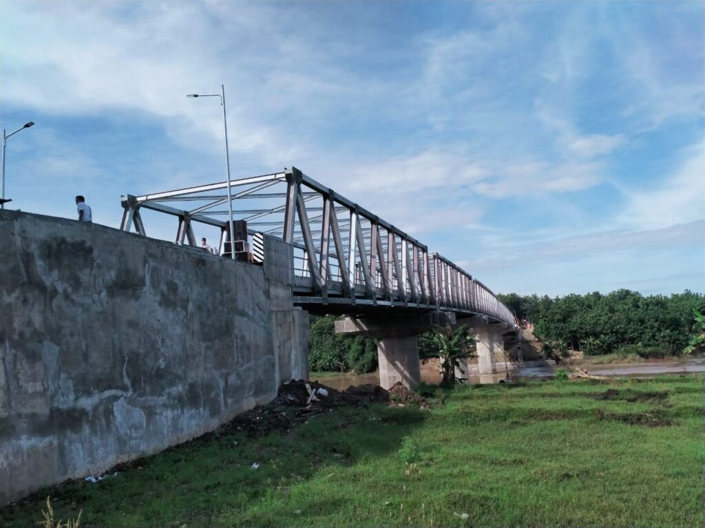 Jembatan Terusan Bojonegoro-Blora yang diresmikan oleh Menteri PUPR dan Mensesneg, Minggu (3/1/2021) lalu. (Foto: Mila Arinda/Tugu Jatim)