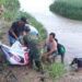 2 Hari Pencarian, Korban Hanyut di Tuban Ditemukan Warga 8 Proses evakuasi korban tenggelan di Sungai Avour Suru, Tuban. (Foto: Dokumen Warga)