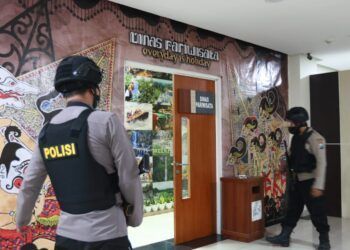 KPK datangi Balai Kota Among Tani, Kota Batu. (Foto: Rza/Tugu Malang/Tugu Jatim)