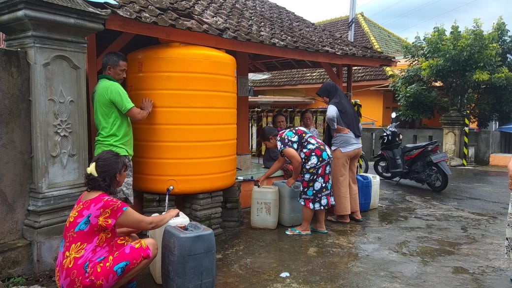 Krisis air bersih di Desa Besowo, Kecamatan Kepung, Kabupaten Kediri. (Foto: Rino Hayyu/Tugu Jatim)