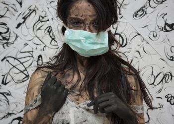 Ilustrasi penggunaan masker yang dimungkinkan masih harus wajib dilakukan hingga 4 tahun ke depan. (Foto: Pixabay)