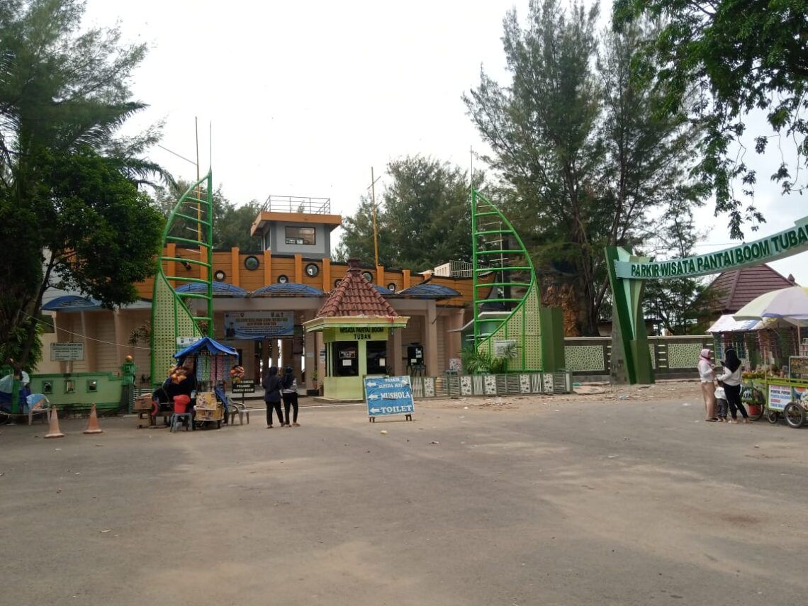 Pandemi COVID-19, Pariwisata Tuban Hanya Sumbang PAD Rp 764 Juta 1 Wisata Pantai Boom, Tuban, salah satu sektor pariwisata di yang sumbang pendapatan Kabupaten Tuban. (Foto: Moch Abdurrochim/Tugu Jatim)