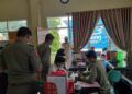 Beberapa pasangan mesum di hotel saat tahun baru di Kabupaten Malang dibawa ke kantor Satpol PP Kabupaten Malang. (Foto: Rizal Adhi/Tugu Malang/Tugu Jatim)