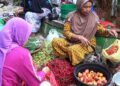 Ilustrasi penjual cabai yang semakin mahal di pasaran. (Foto: Moch Abdurrochim/Tugu Jatim)