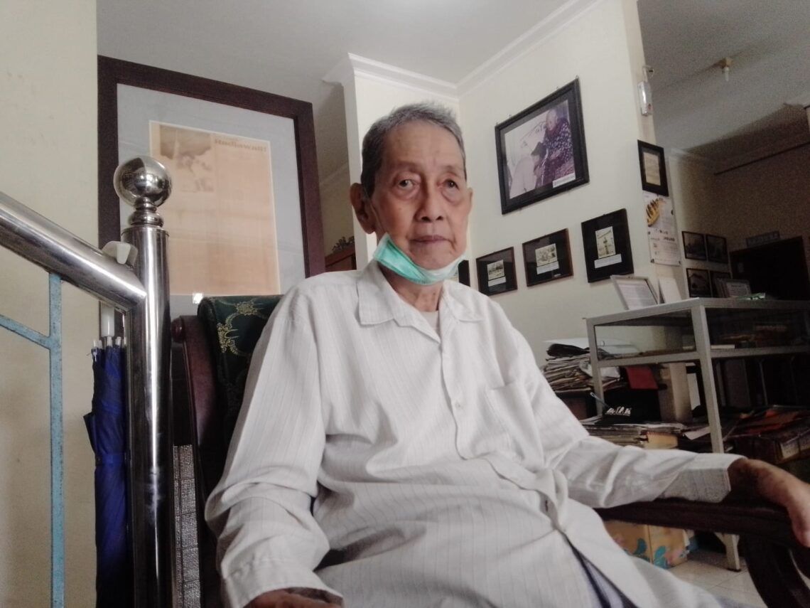 Mengenal Oei Hiem Hwie, Pendiri Perpustakaan Medayu Agung dan Penyelamat Naskah Sejarah 1 Oei Him Hwie, pendiri Perpustakaan Agung Surabaya. (Foto: Rangga Aji/Tugu Jatim)