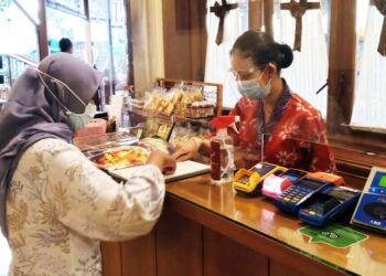 Suasana di RM Kertanegara Kota Malang, salah satu unit usaha restoran yang terdampak penerapan kebijakan PPKM. (Foto: Azm/Tugu Malang/Tugu Jatim)
