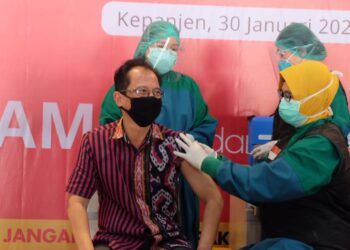 Kepala Dinas Kesehatan Kabupaten Malang, Arbani Mukti Wibowo yang urung divaksin di Kabupaten Malang, Sabtu (30/1/2021). (Foto: RAP/Tugu Malang/Tugu Jatim)