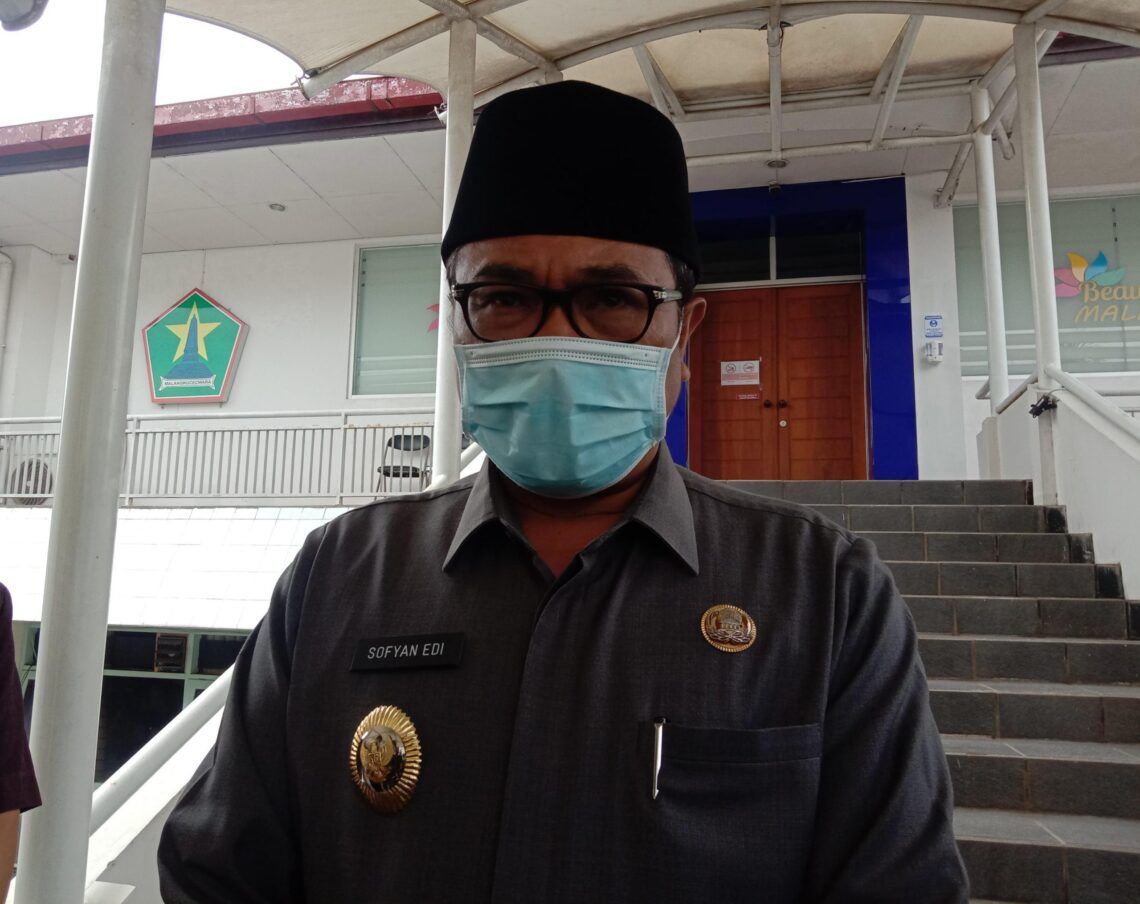 Wakil Wali Kota Malang, Sofyan Edi Nyatakan Siap untuk Divaksin 1 Wakil Wali Kota Malang, Sofyan Edi jarwoko. (Foto: Feni Yusnia/Tugu Malang/Tugu Jatim) vaksin covid-19 vaksinasi