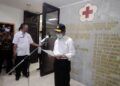 Menteri Koordinator Bidang Pembangunan Manusia dan Kebudayaan (PMK) Republik Indonesia Muhadjir Effendy di Unit Tranfusi Darah Palang Merah Indonesia (PMI) Kota Surabaya, Selasa (16/02/2021). (Foto: Rangga Aji/Tugu Jatim)