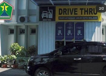 Drive thru adalah layanan terbaru dari Perpustakaan Umum Kota Malang untuk mempermudah meminjam dan mengembalikan buku. (Foto: Feni Yusnia/Tugu Jatim)