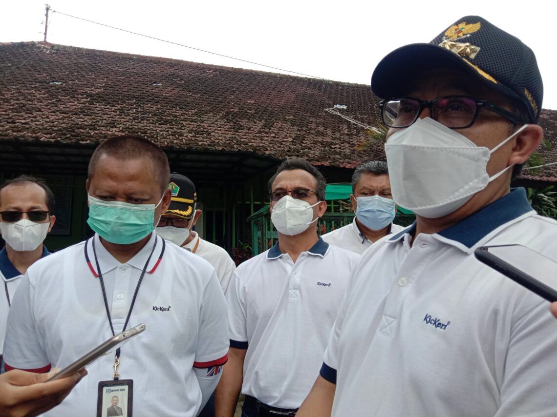 Peran RT maupun RW Lebih Vital di PPKM Mikro 1 Wali Kota Malang Sutiaji menjelaskan peranan RT-RW dalam memutus mata rantai penyebaran Covid-19. (Foto: Feni Yusnia/Tugu Jatim)
